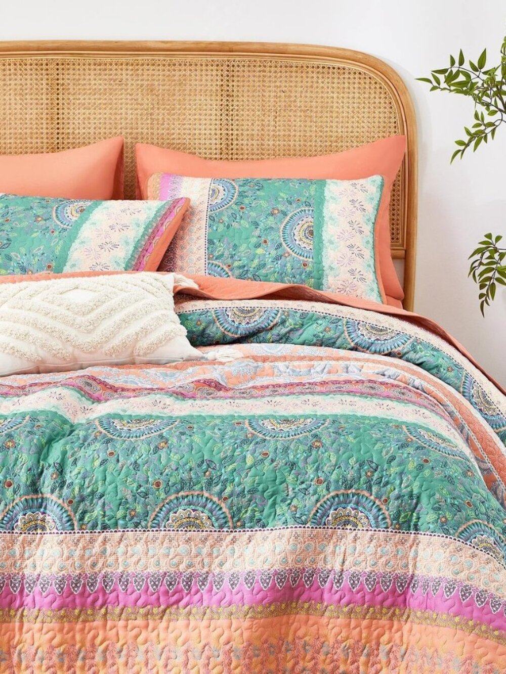 Boho Quilt Set, Bohemian Chic Colorful Medallion with Flower Leaf Stripe